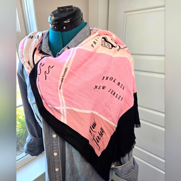 KATE SPADE NEW YORK MANHATTAN MAP OBLONG SCARF PINK & BLACK WOMEN OS *FLAWED* - Picture 2 of 16